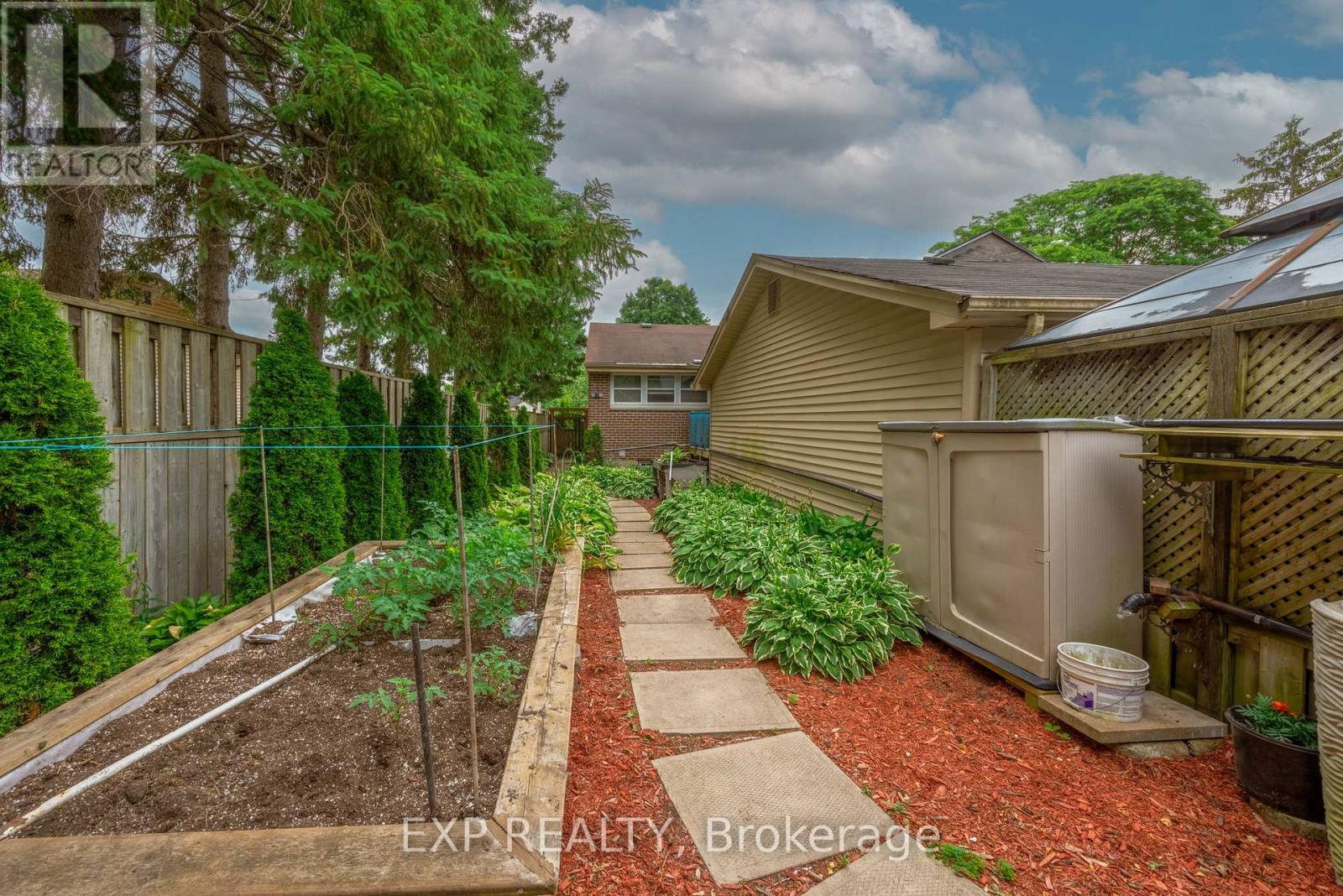 1864 Parkhurst Avenue, London East, Ontario  N5V 2C3 - Photo 35 - X12828858