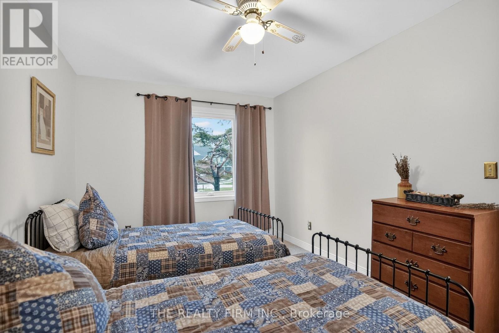 4084 Bluepoint Drive, Plympton-Wyoming, Ontario  N0N 1J6 - Photo 15 - X12828874