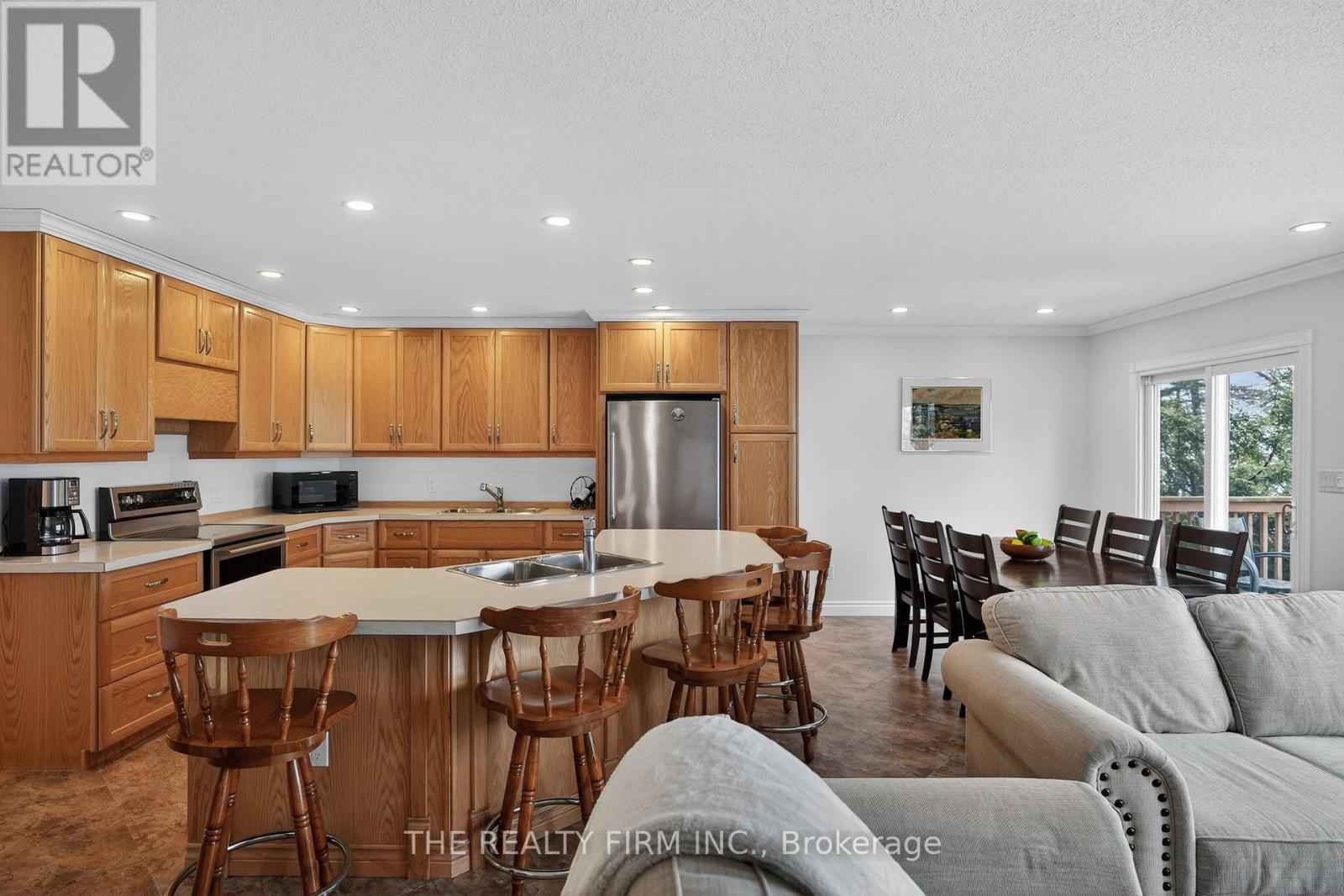 4084 Bluepoint Drive, Plympton-Wyoming, Ontario  N0N 1J6 - Photo 5 - X12828874