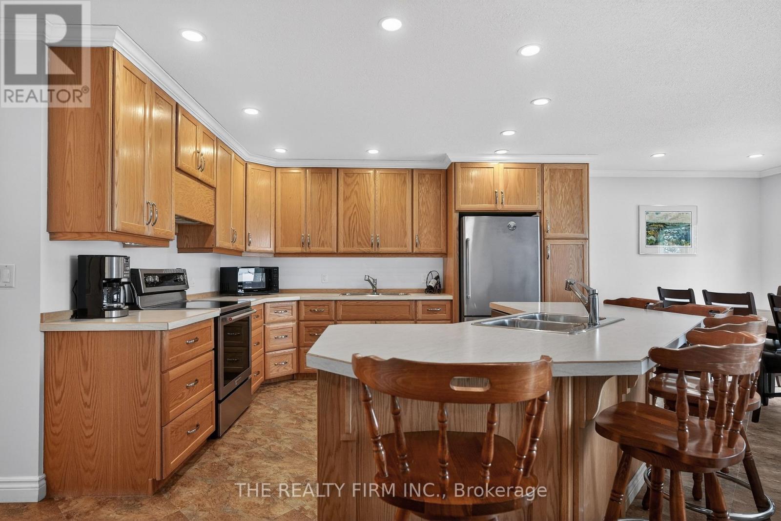 4084 Bluepoint Drive, Plympton-Wyoming, Ontario  N0N 1J6 - Photo 6 - X12828874