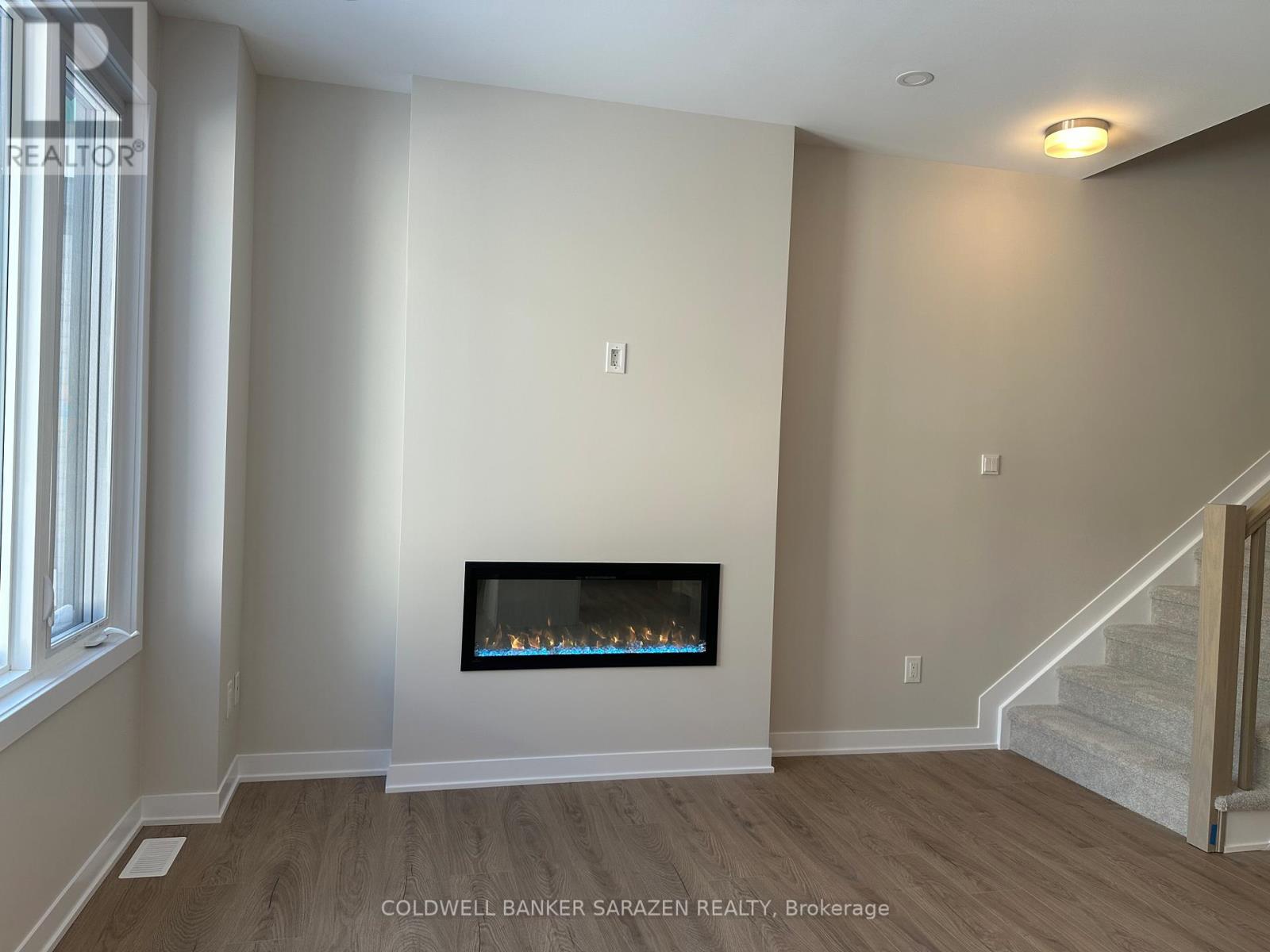 417 Les Emmerson Drive, Ottawa, Ontario  K2J 7L7 - Photo 2 - X12828864