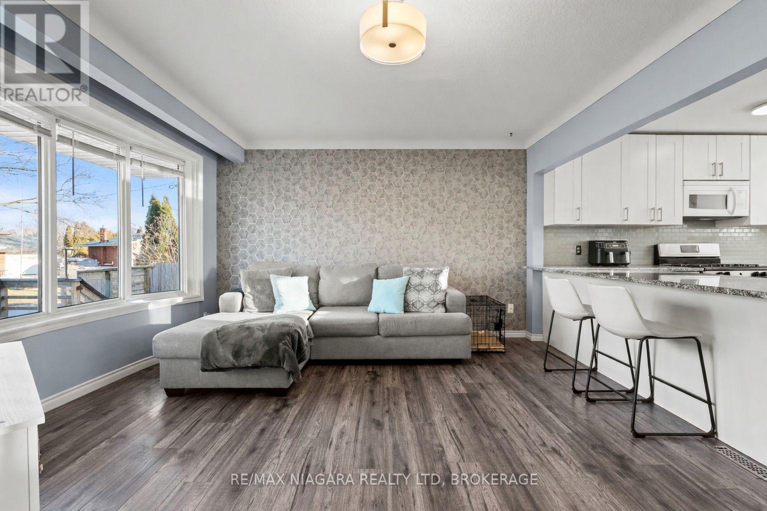 2 Highcourt Crescent, St. Catharines, Ontario  L2M 3M6 - Photo 6 - X12828824