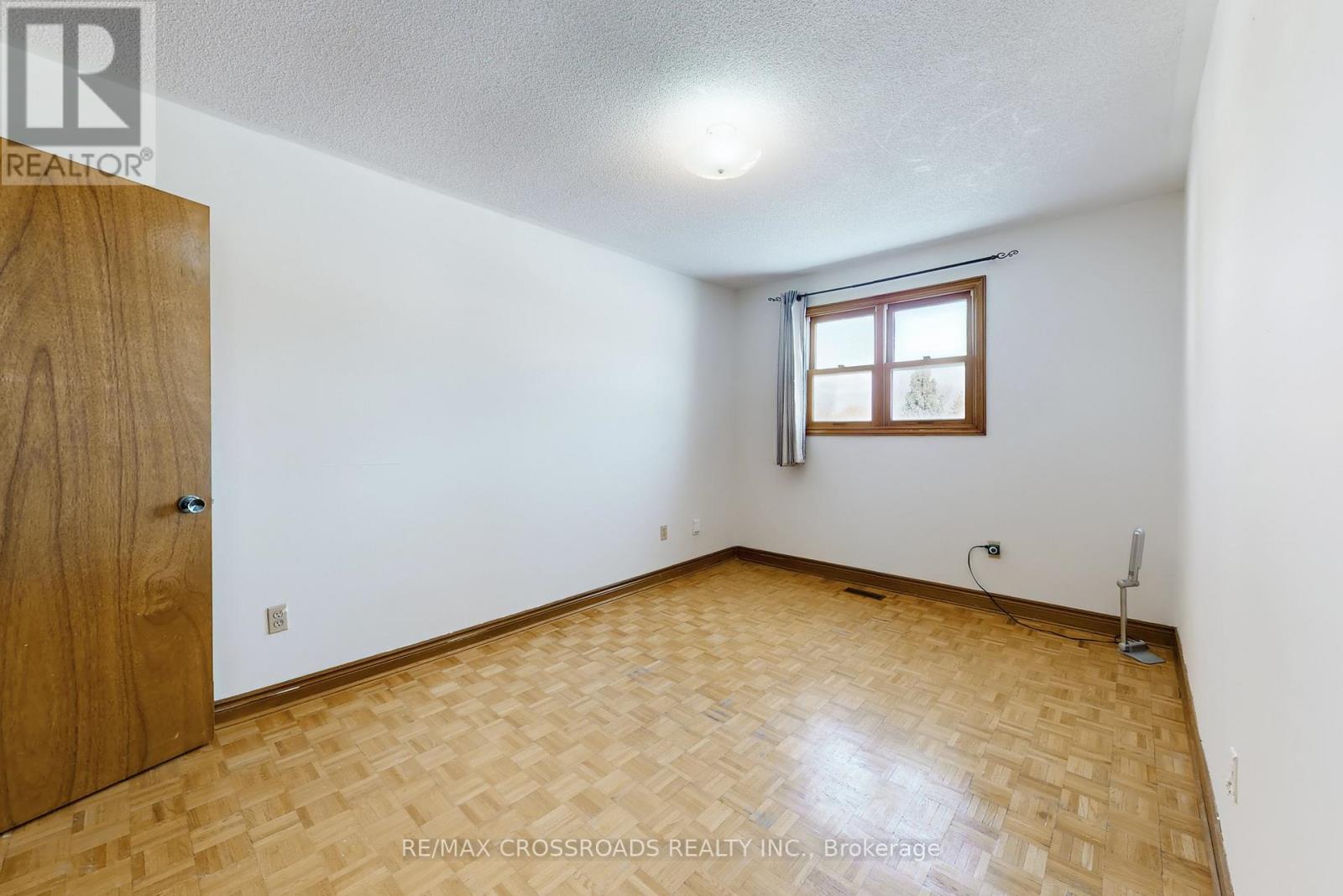 50 Marchwood Crescent, Richmond Hill, Ontario  L4C 8M4 - Photo 39 - N12828654