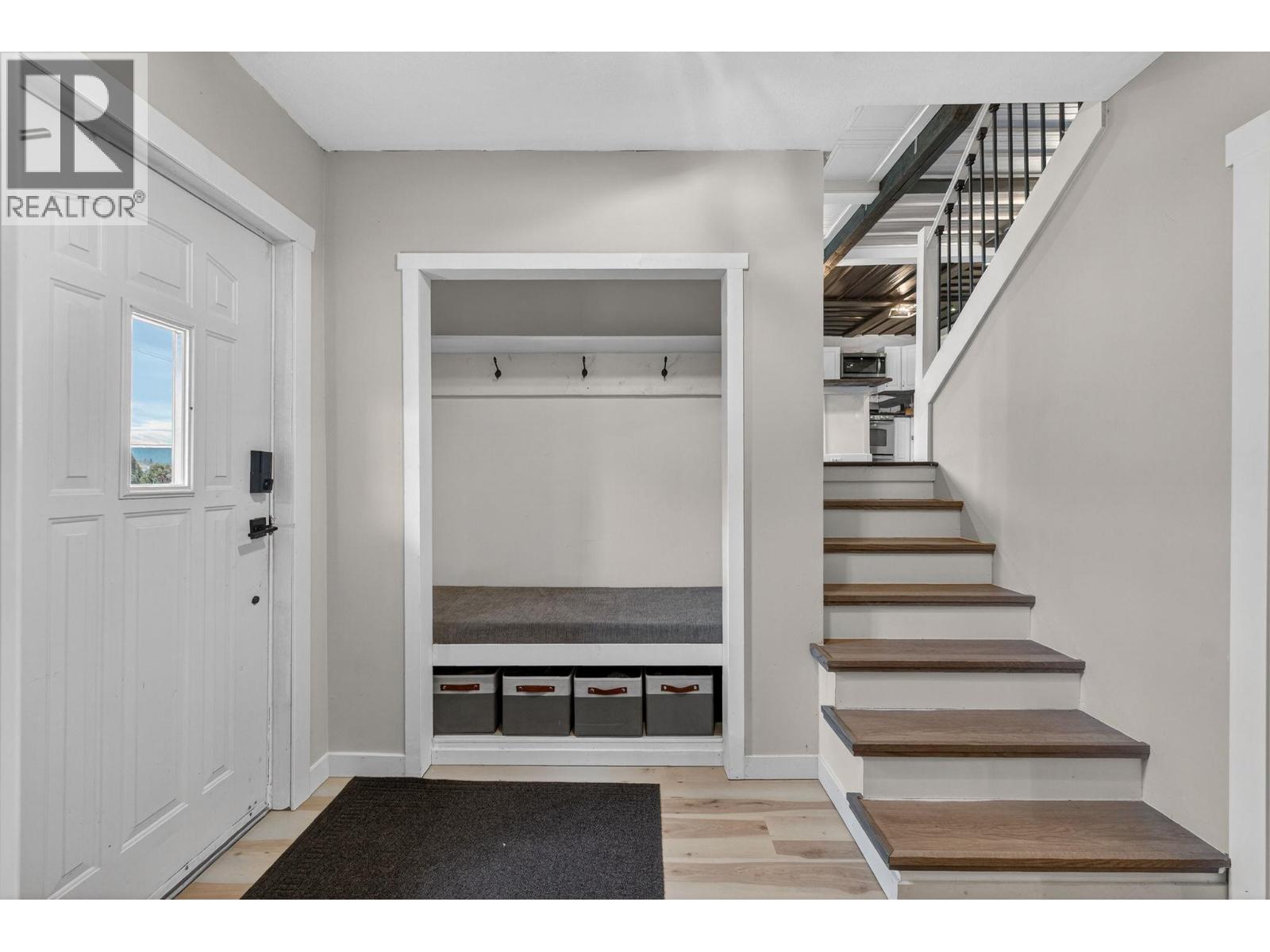 9803 Venables Drive, Coldstream, British Columbia  V1B 2K1 - Photo 6 - 10376732