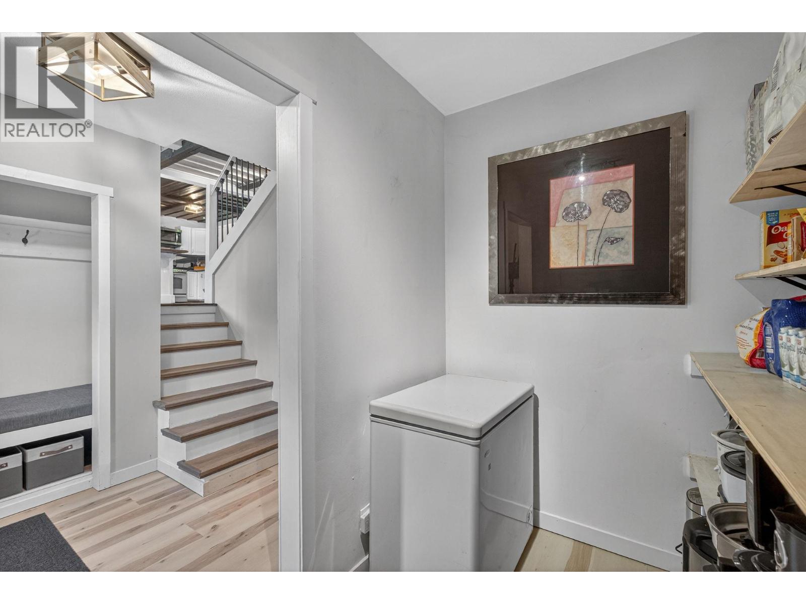 9803 Venables Drive, Coldstream, British Columbia  V1B 2K1 - Photo 7 - 10376732