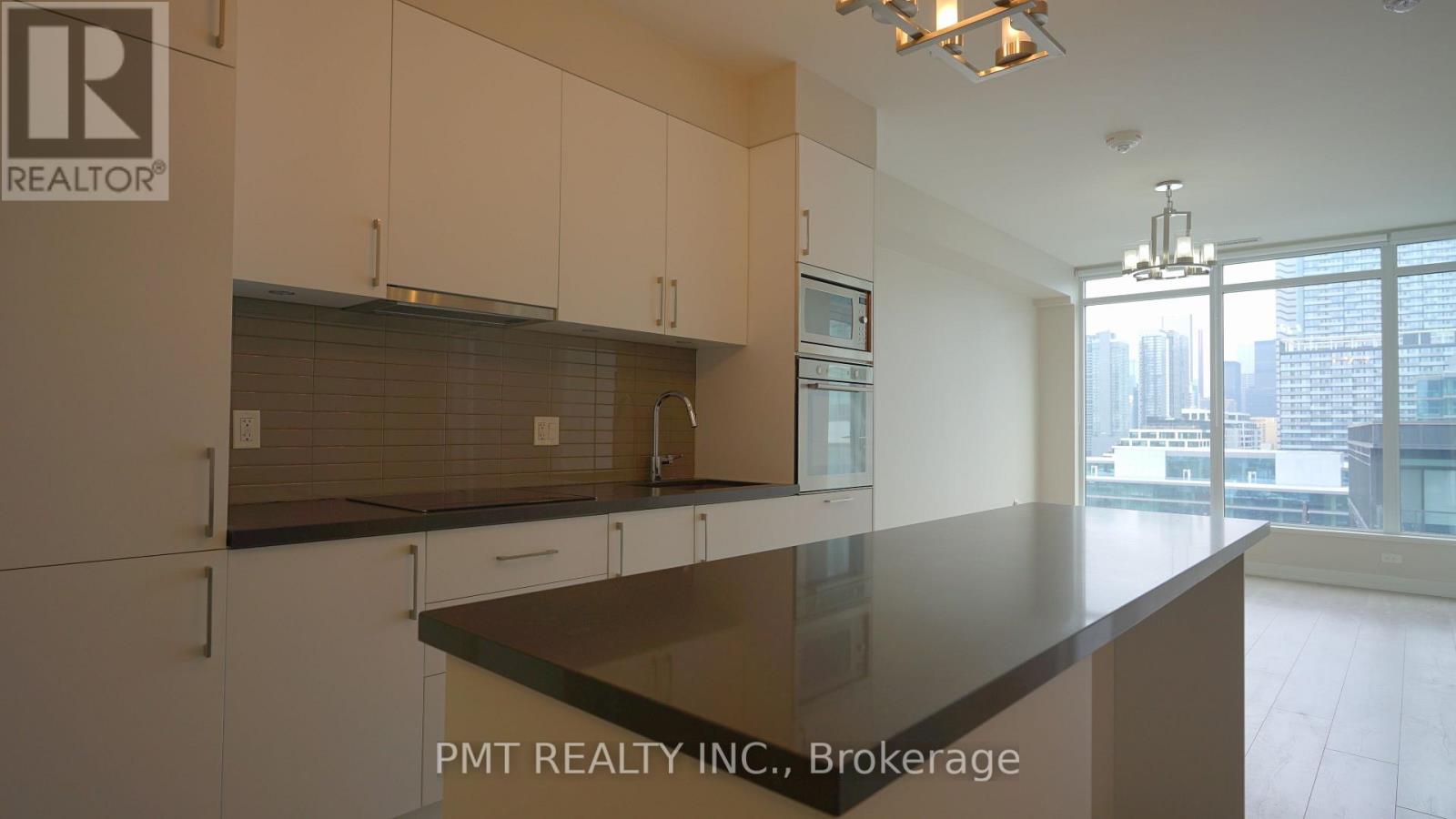 1712 - 27 Bathurst Street, Toronto (Waterfront Communities), Ontario  M5V 0R1 - Photo 2 - C12828818