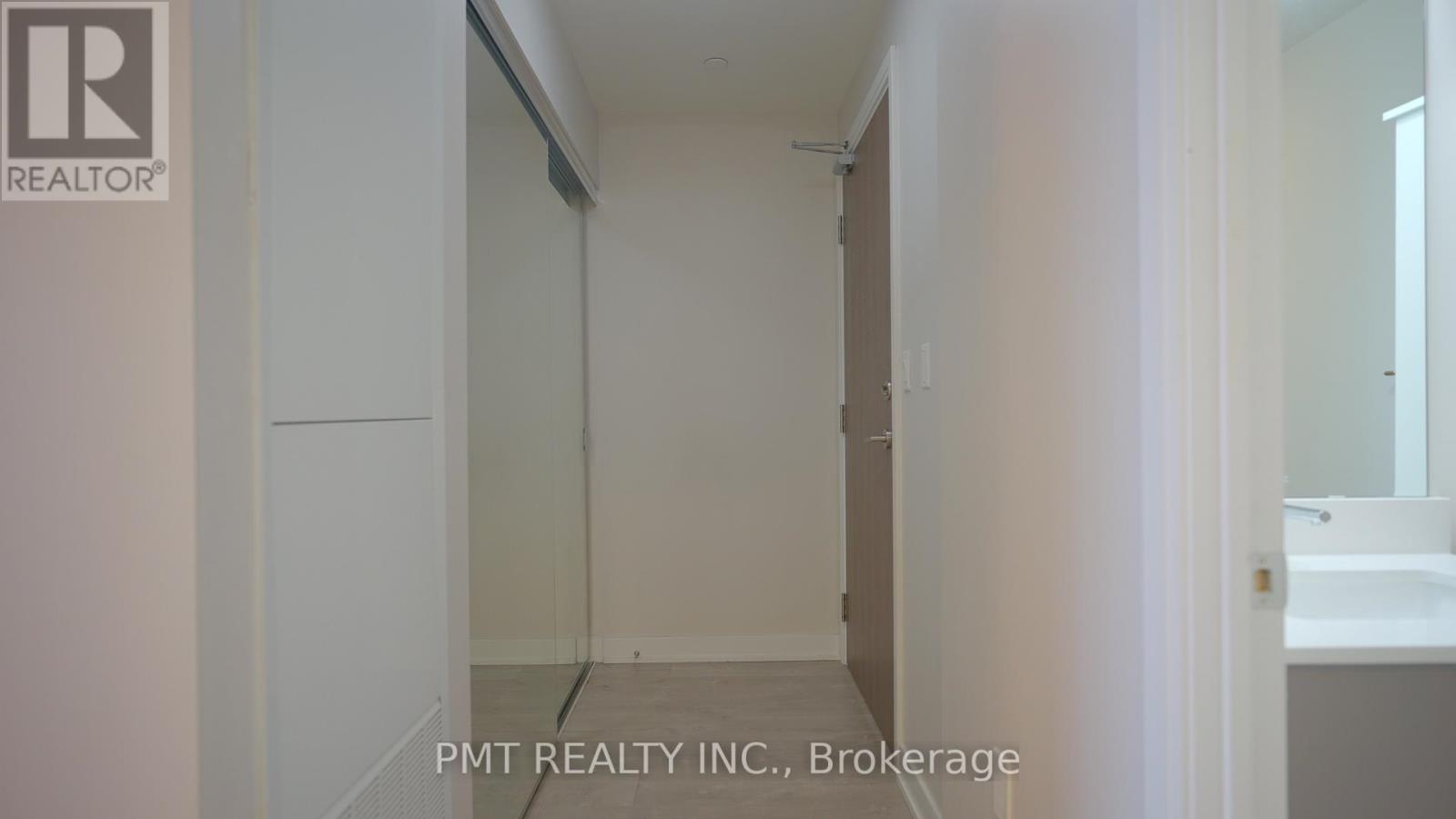 1712 - 27 Bathurst Street, Toronto (Waterfront Communities), Ontario  M5V 0R1 - Photo 21 - C12828818