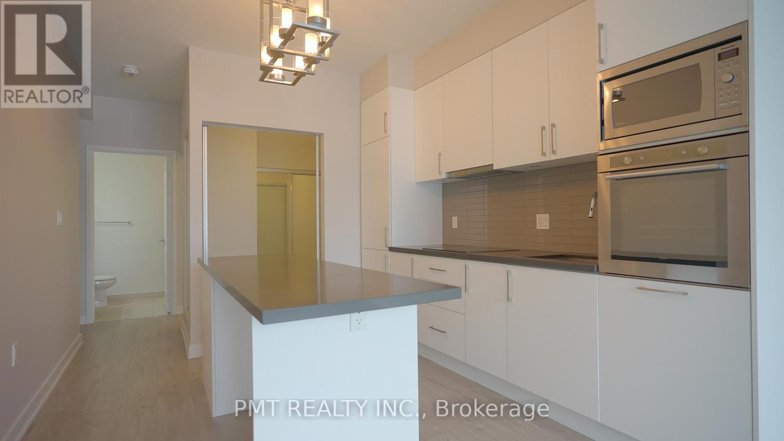 1712 - 27 Bathurst Street, Toronto (Waterfront Communities), Ontario  M5V 0R1 - Photo 3 - C12828818