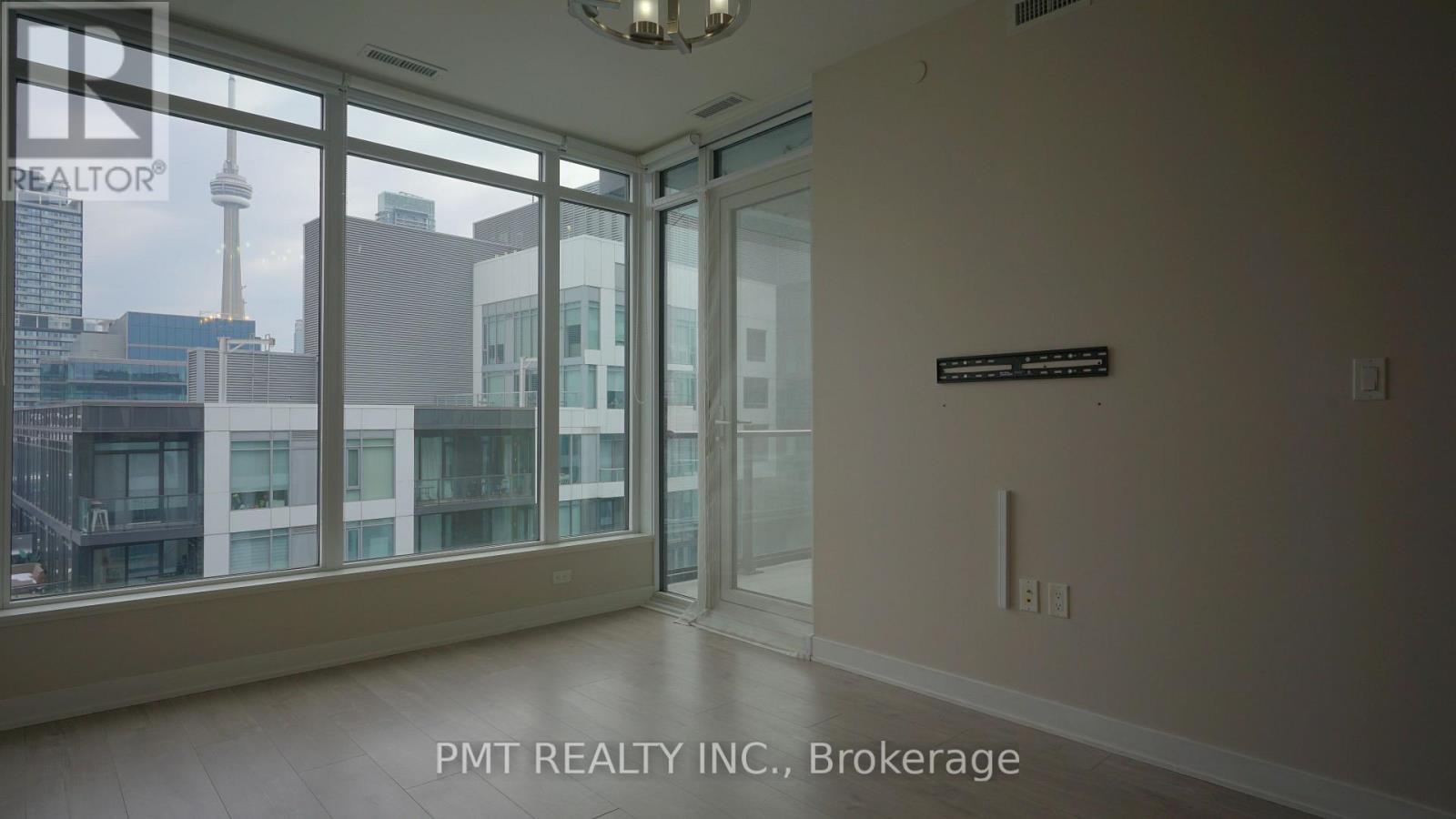 1712 - 27 Bathurst Street, Toronto (Waterfront Communities), Ontario  M5V 0R1 - Photo 8 - C12828818