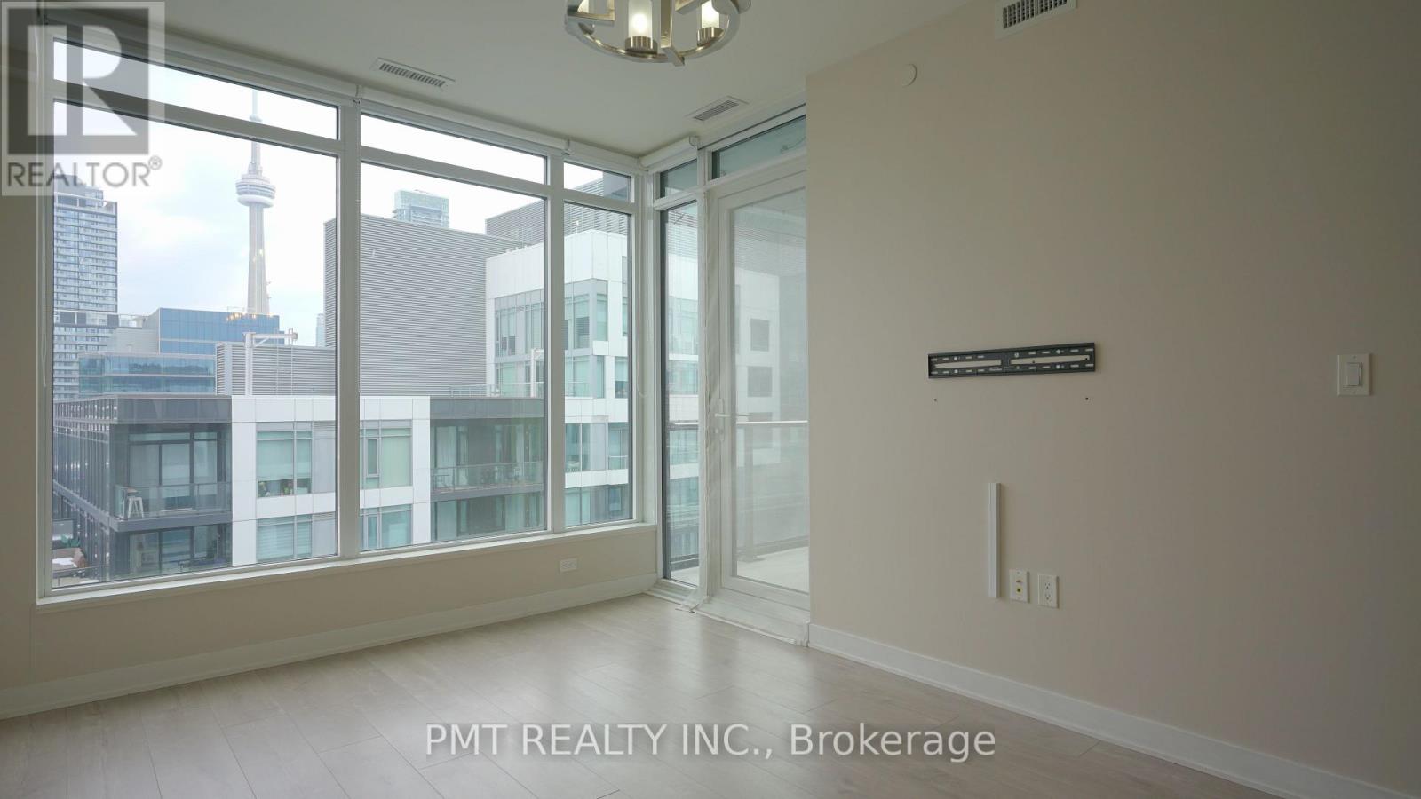 1712 - 27 Bathurst Street, Toronto (Waterfront Communities), Ontario  M5V 0R1 - Photo 9 - C12828818