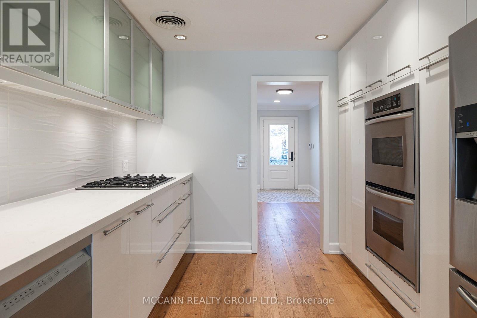 29 Glen Rush Boulevard, Toronto, Ontario  M5N 2T4 - Photo 14 - C12828866