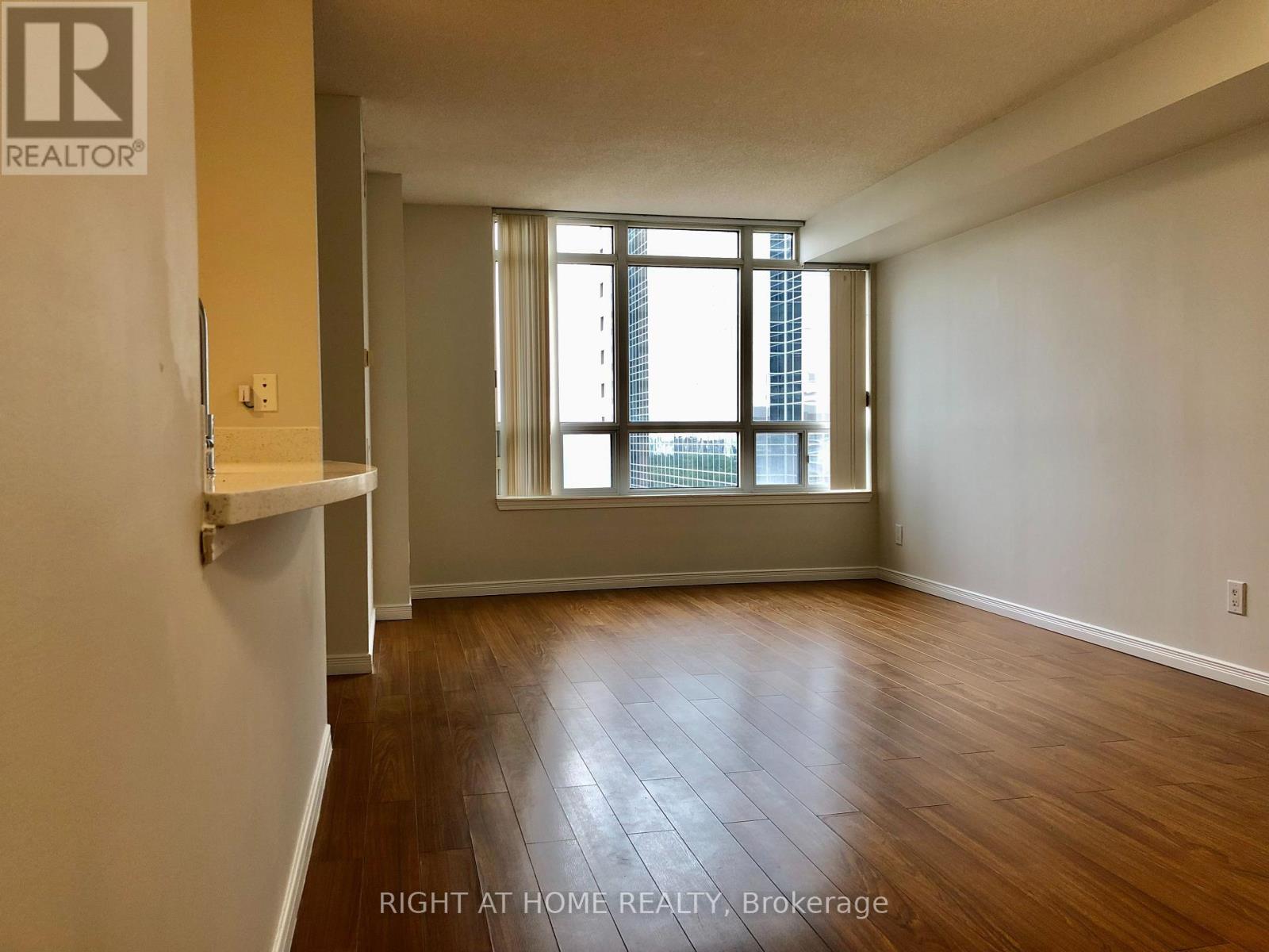 1801 - 8 Hillcrest Avenue, Toronto, Ontario  M2N 6Y6 - Photo 8 - C12828894