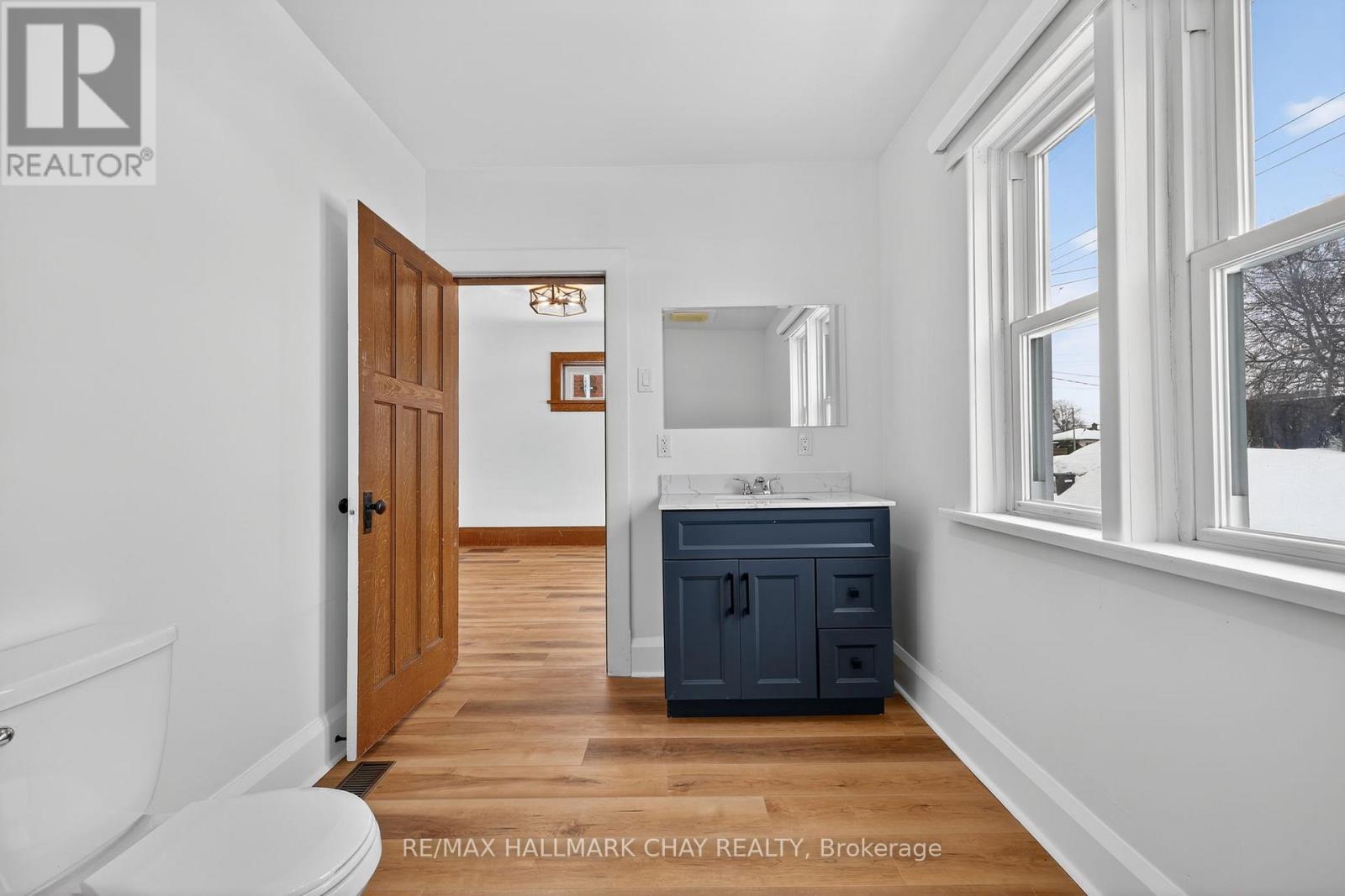 8 John Street, Springwater, Ontario  L0L 1P0 - Photo 10 - S12828836