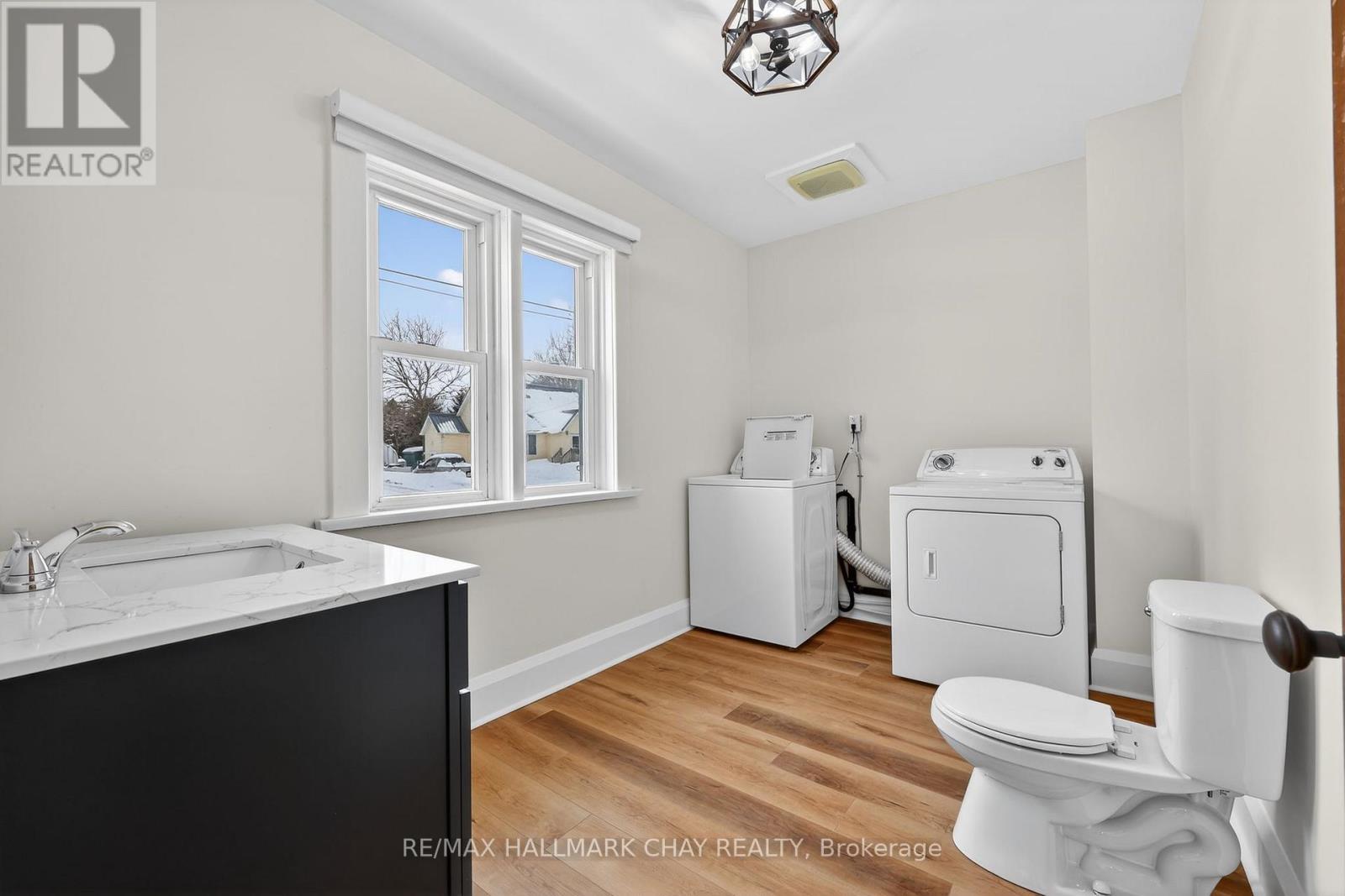 8 John Street, Springwater, Ontario  L0L 1P0 - Photo 11 - S12828836