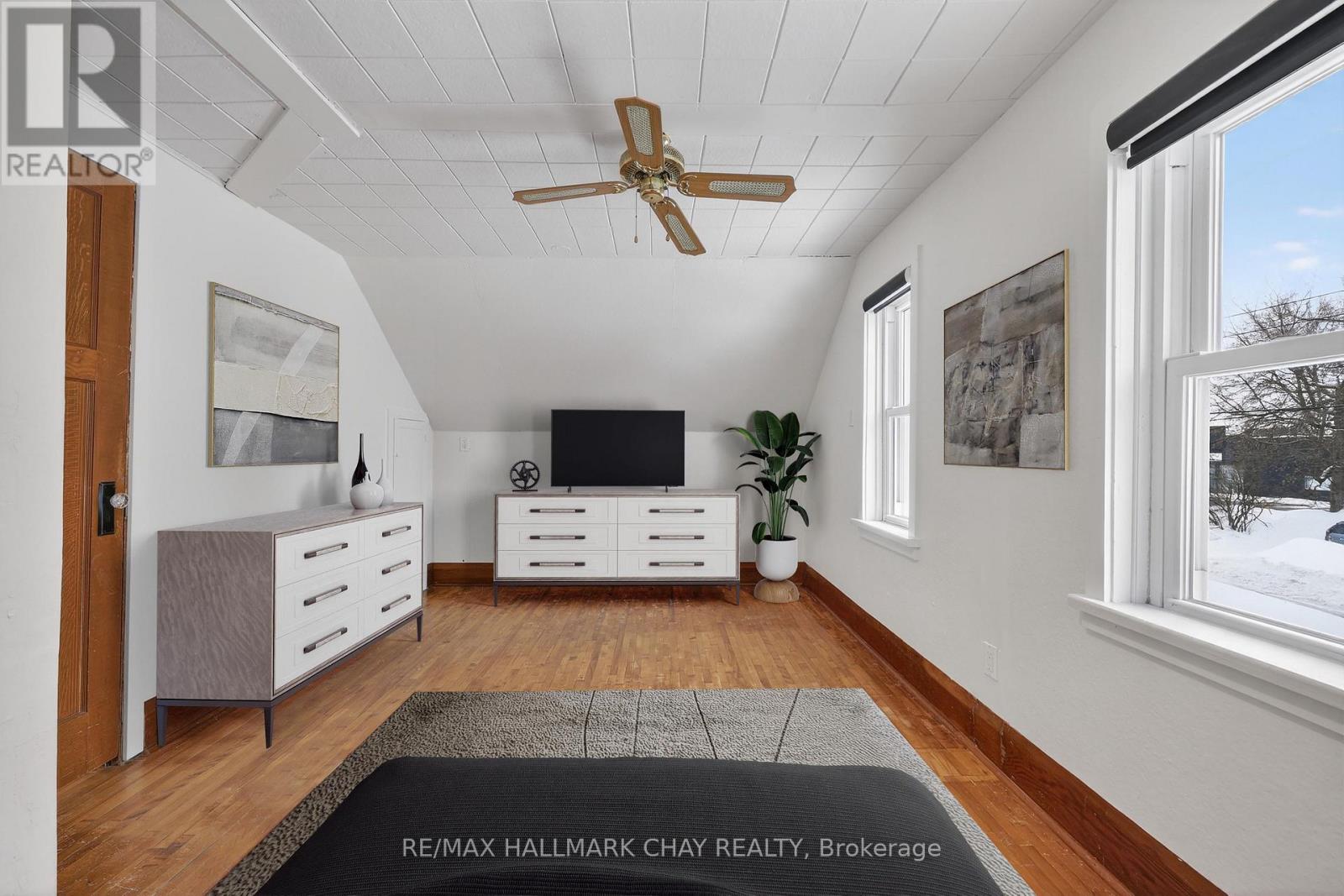 8 John Street, Springwater, Ontario  L0L 1P0 - Photo 13 - S12828836