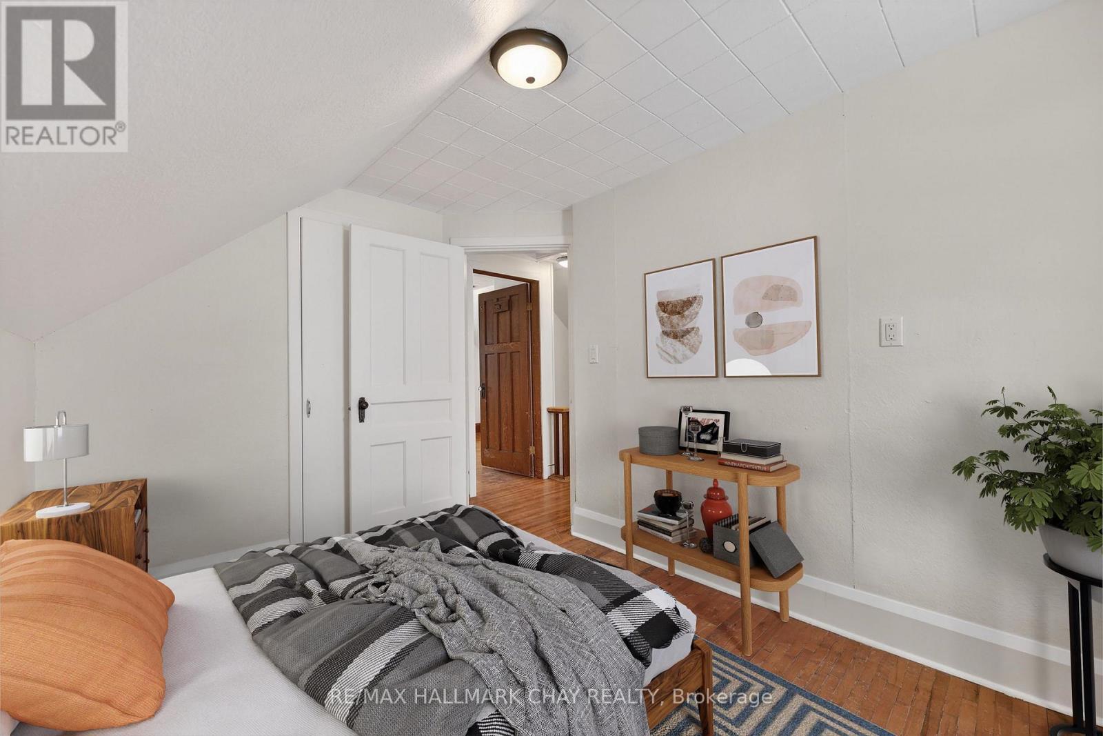 8 John Street, Springwater, Ontario  L0L 1P0 - Photo 15 - S12828836