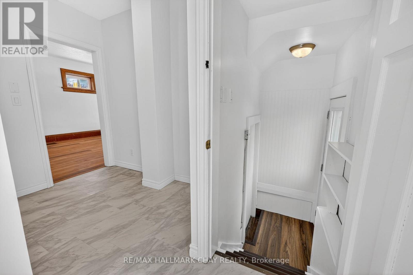 8 John Street, Springwater, Ontario  L0L 1P0 - Photo 18 - S12828836