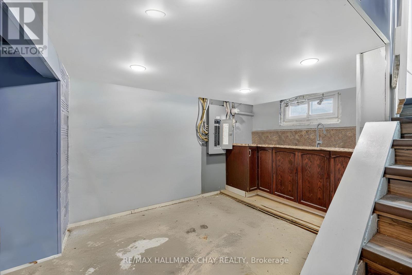 8 John Street, Springwater, Ontario  L0L 1P0 - Photo 19 - S12828836