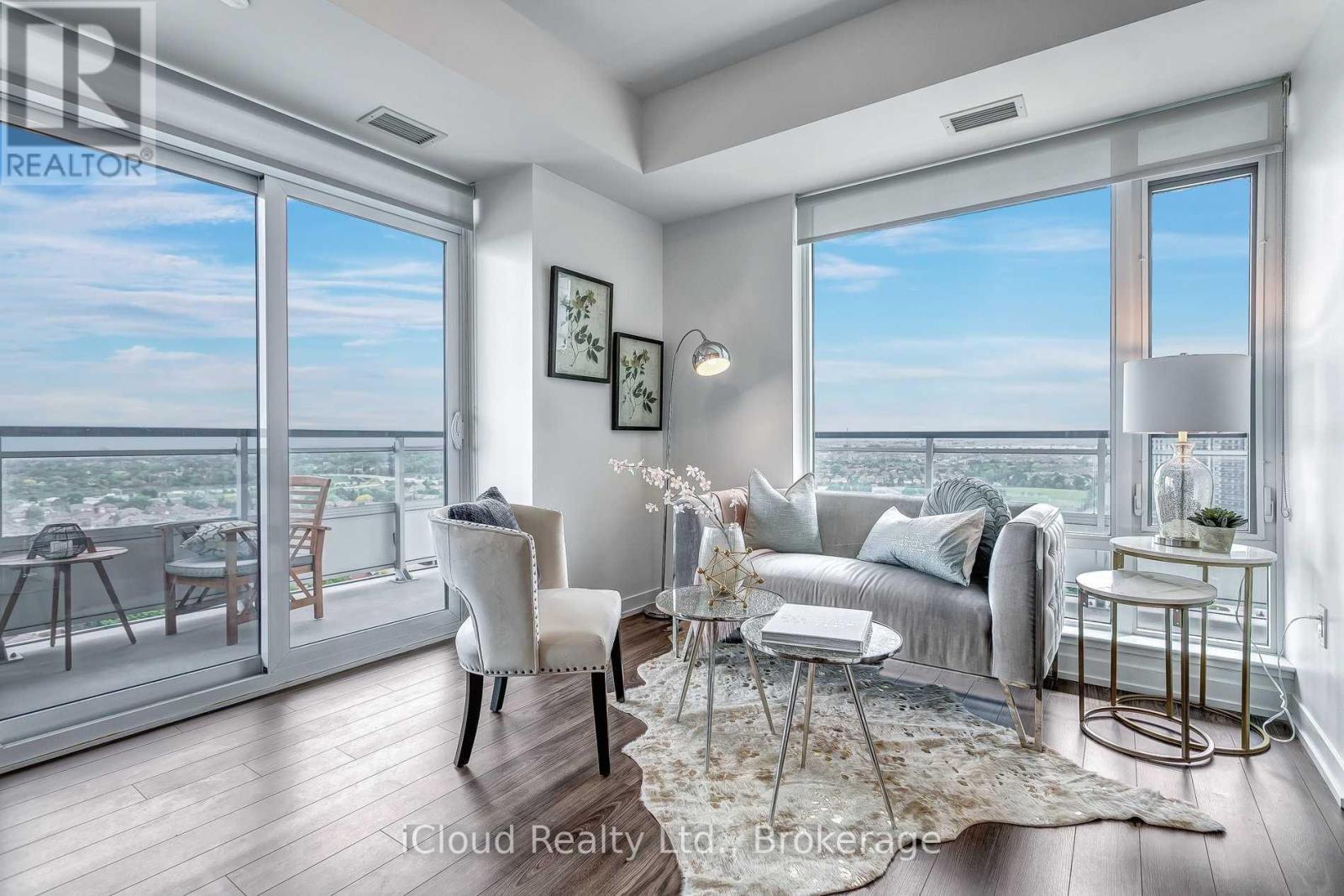 1705 - 2560 Eglinton Avenue W, Mississauga, Ontario  L5M 0Y3 - Photo 2 - W12828846