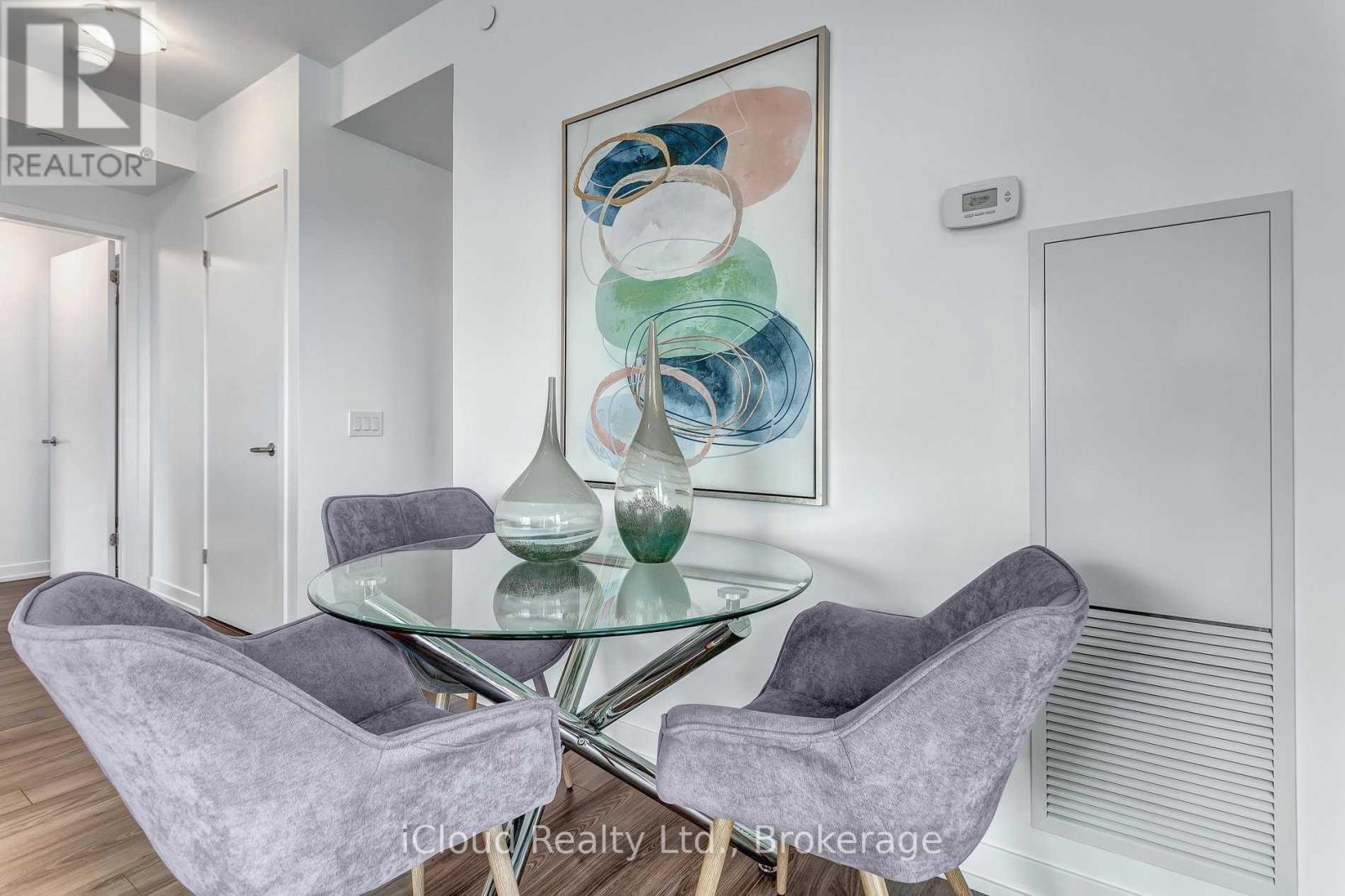 1705 - 2560 Eglinton Avenue W, Mississauga, Ontario  L5M 0Y3 - Photo 3 - W12828846