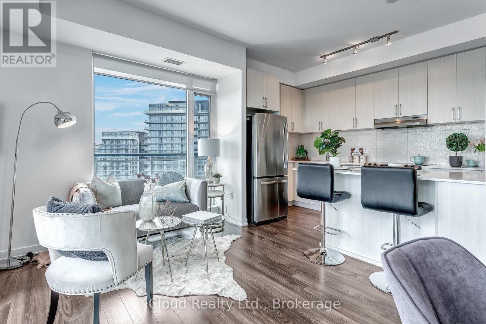 1705 - 2560 Eglinton Avenue W, Mississauga, Ontario  L5M 0Y3 - Photo 5 - W12828846