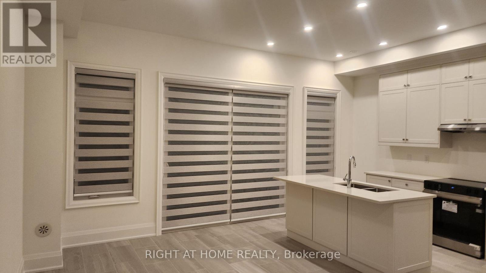 3300 Taha Gardens, Oakville, Ontario  L6M 4K1 - Photo 10 - W12828848