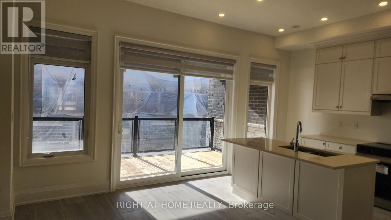 3300 Taha Gardens, Oakville, Ontario  L6M 4K1 - Photo 13 - W12828848