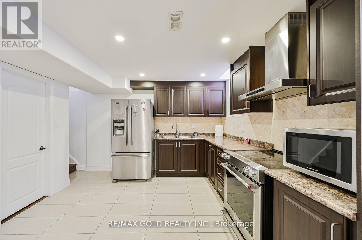 125 Squire Ellis Drive, Brampton, Ontario  L6P 4J4 - Photo 39 - W12828860