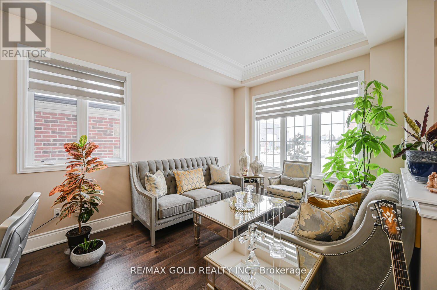 125 Squire Ellis Drive, Brampton, Ontario  L6P 4J4 - Photo 6 - W12828860