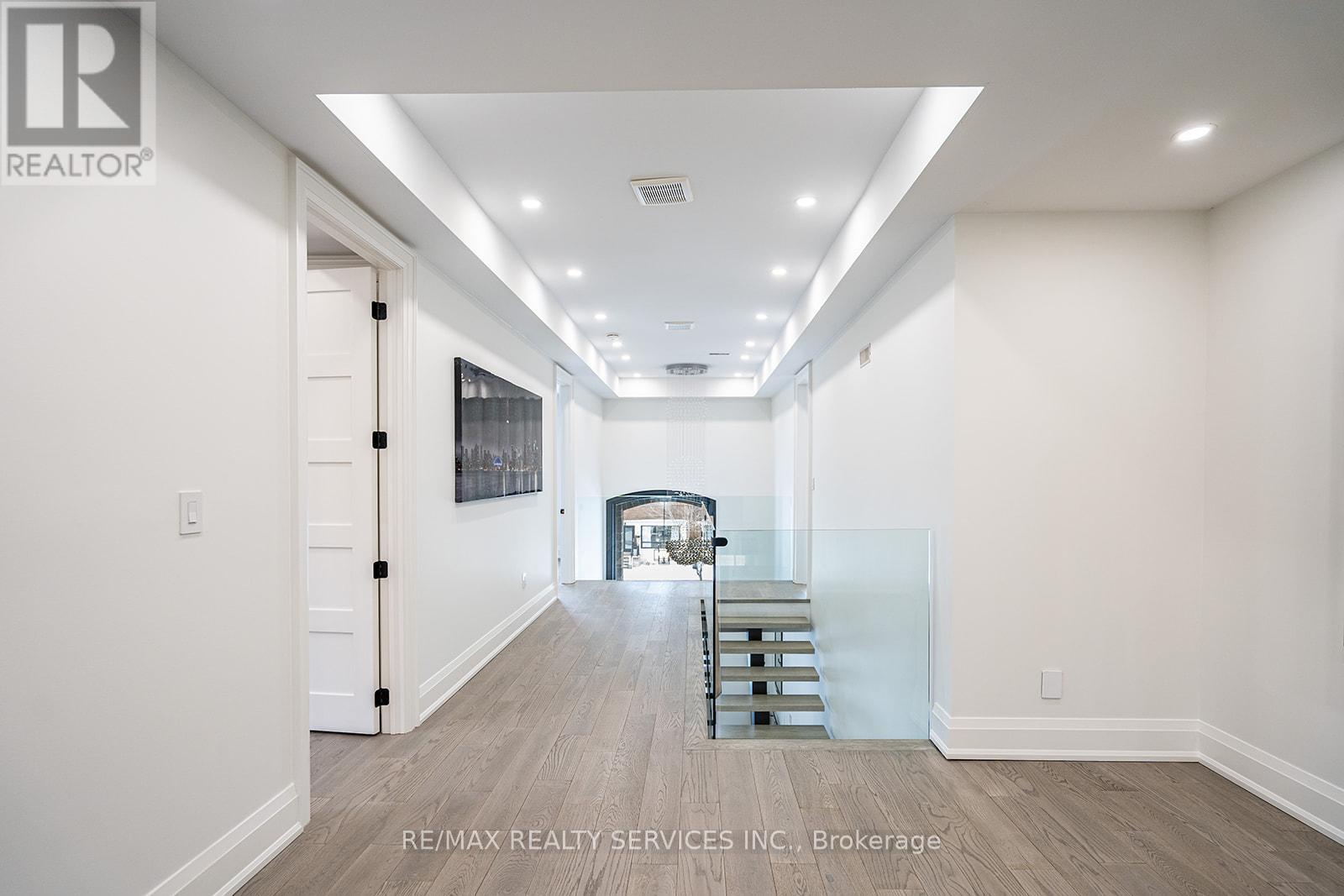 3 Bonnyview Drive, Toronto, Ontario  M8Y 3G5 - Photo 26 - W12828870