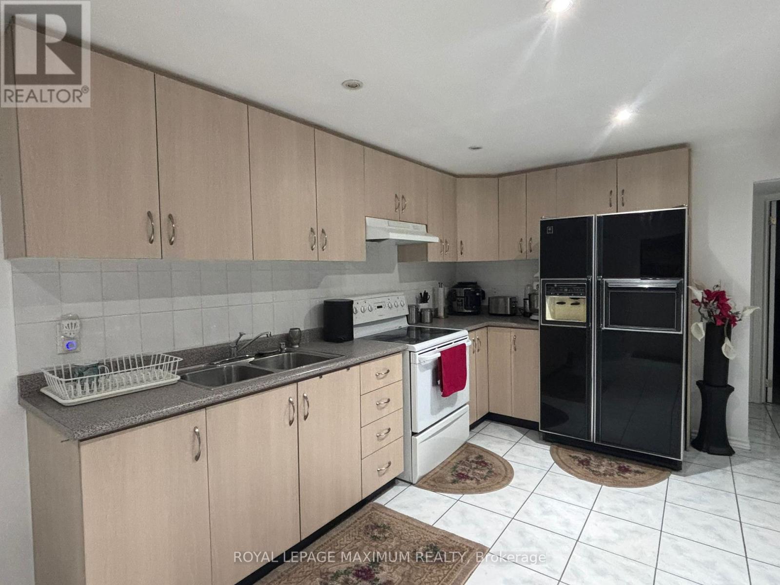 Basement - 90 Via Romano Way, Brampton, Ontario  L6P 1P3 - Photo 6 - W12828876