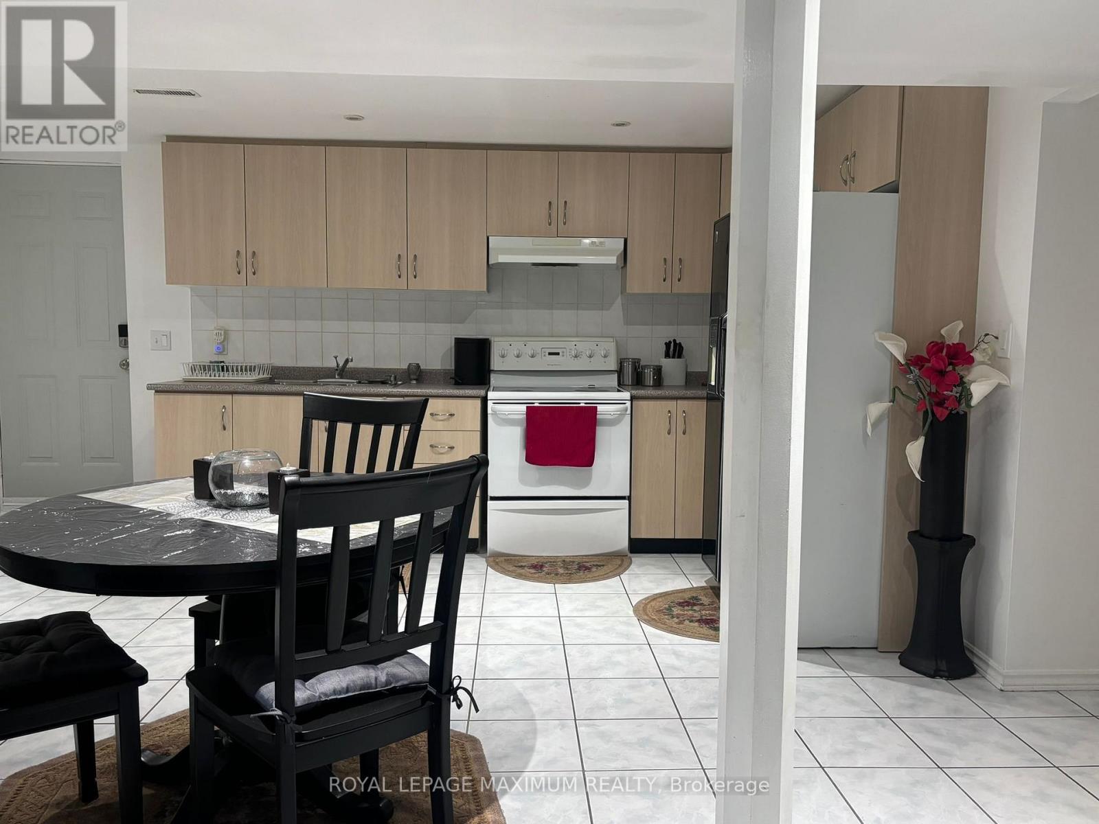 Basement - 90 Via Romano Way, Brampton, Ontario  L6P 1P3 - Photo 9 - W12828876