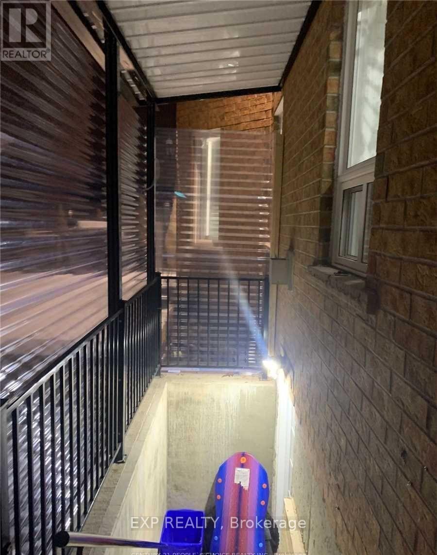 Bsmt - 2054 Kingsridge Drive, Oakville, Ontario  L6M 4Y8 - Photo 10 - W12828880