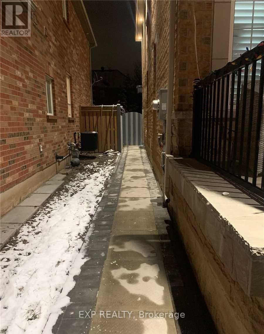 Bsmt - 2054 Kingsridge Drive, Oakville, Ontario  L6M 4Y8 - Photo 12 - W12828880