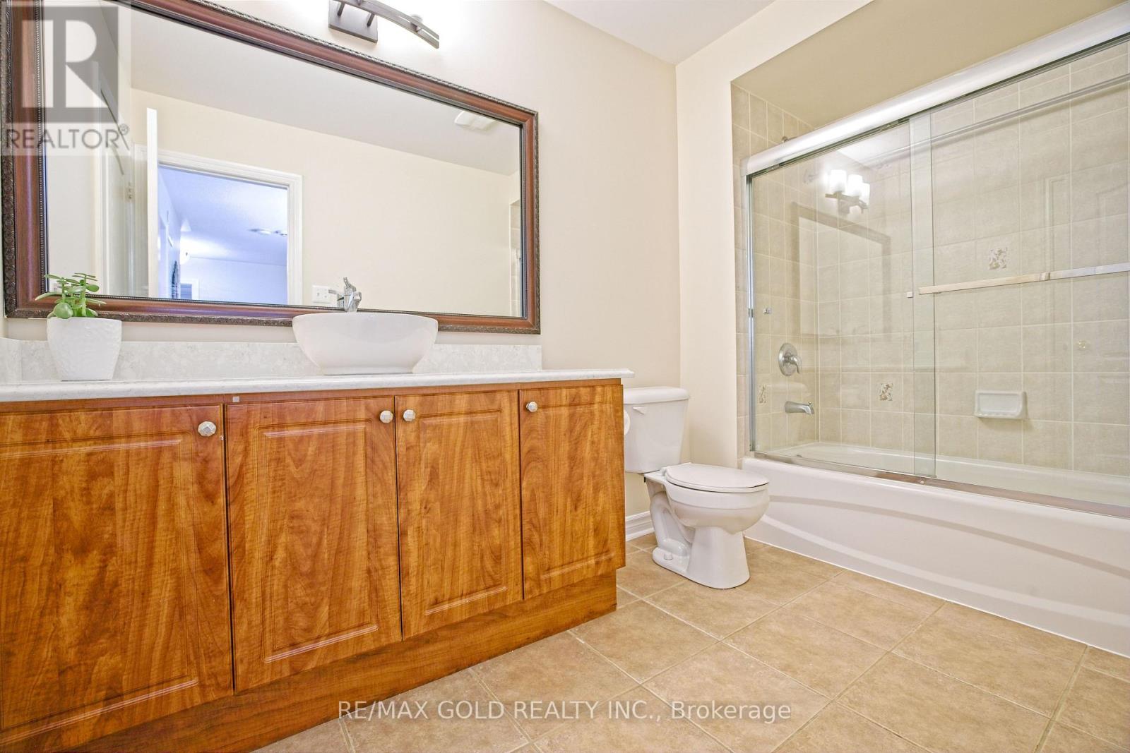 3 Spotted Owl Crescent, Brampton, Ontario  L7A 0H9 - Photo 17 - W12828884