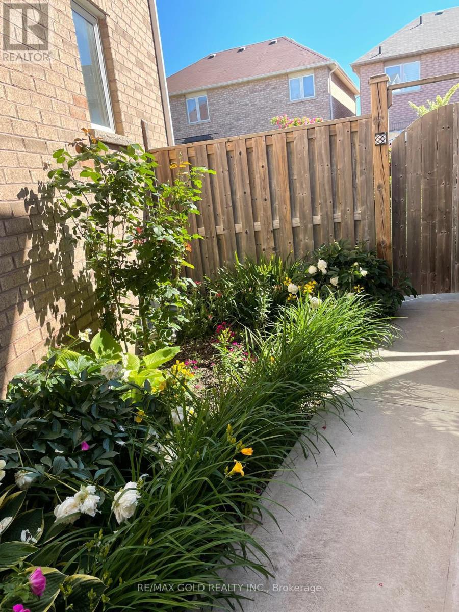 3 Spotted Owl Crescent, Brampton, Ontario  L7A 0H9 - Photo 48 - W12828884