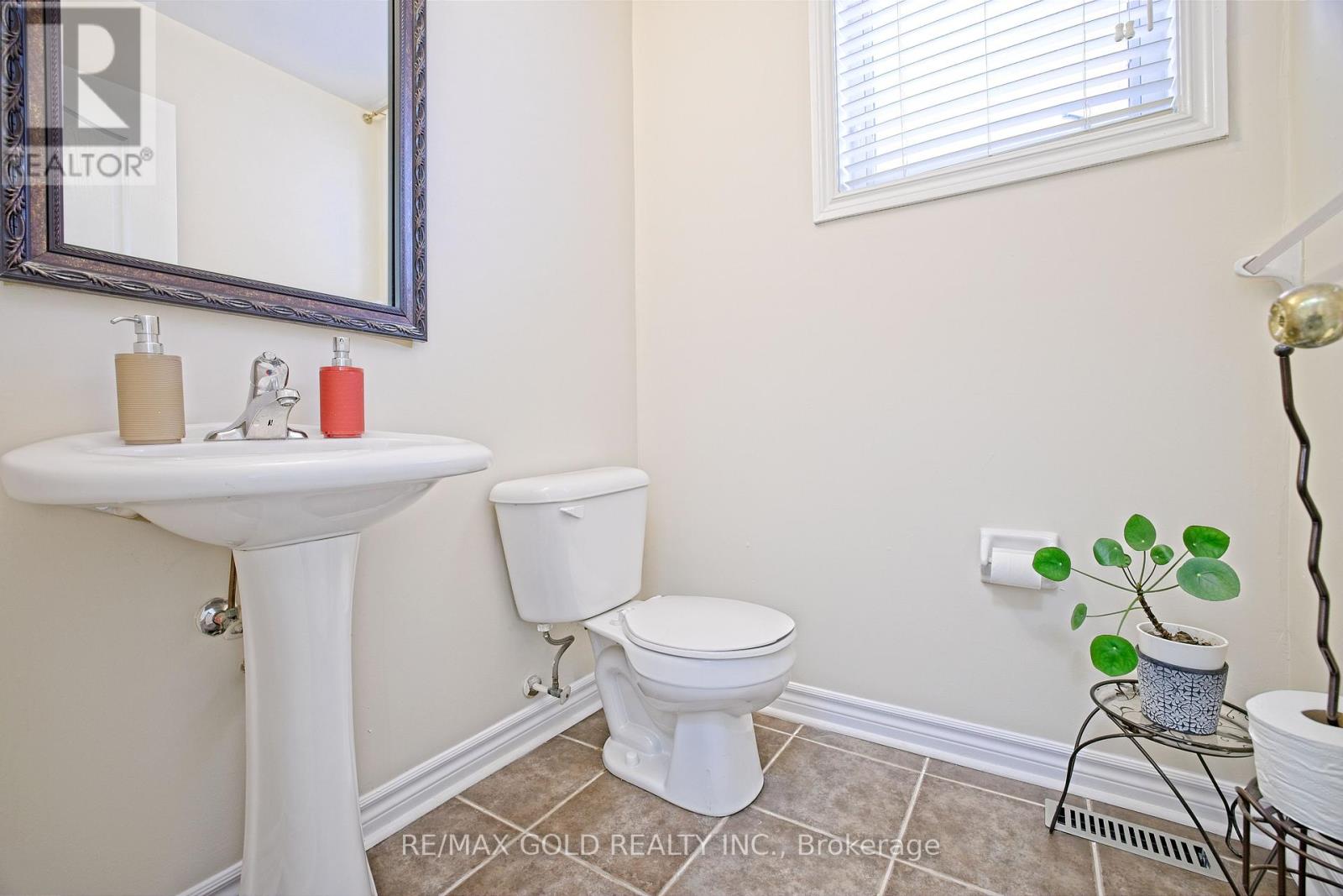 3 Spotted Owl Crescent, Brampton, Ontario  L7A 0H9 - Photo 5 - W12828884