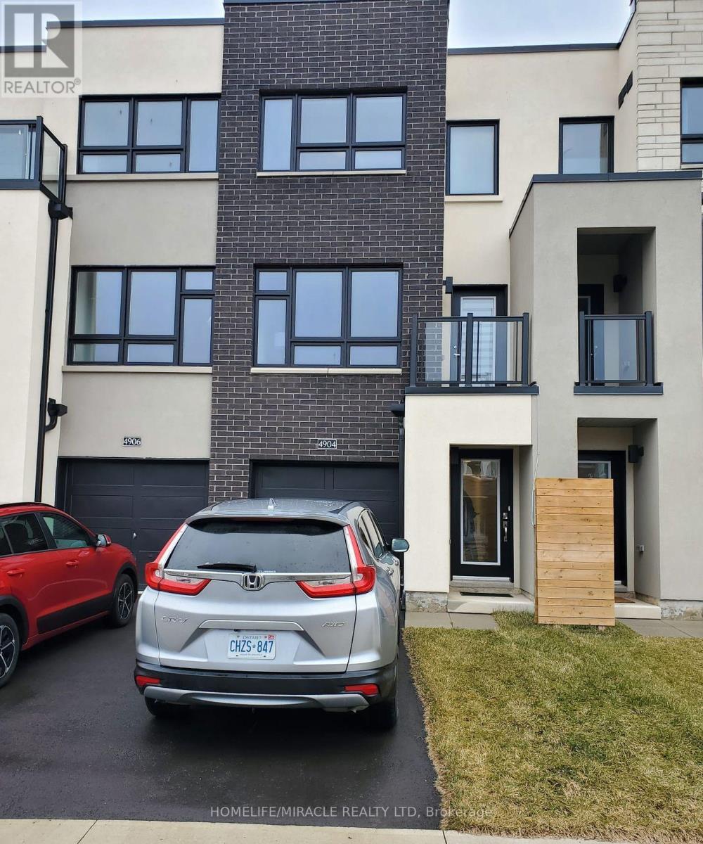 4904 Valera Road, Burlington, Ontario  L7M 0M4 - Photo 1 - W12828916