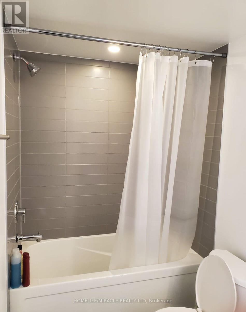 4904 Valera Road, Burlington, Ontario  L7M 0M4 - Photo 14 - W12828916