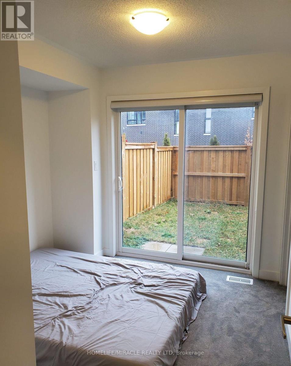 4904 Valera Road, Burlington, Ontario  L7M 0M4 - Photo 2 - W12828916