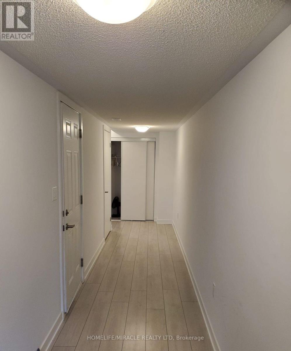 4904 Valera Road, Burlington, Ontario  L7M 0M4 - Photo 7 - W12828916