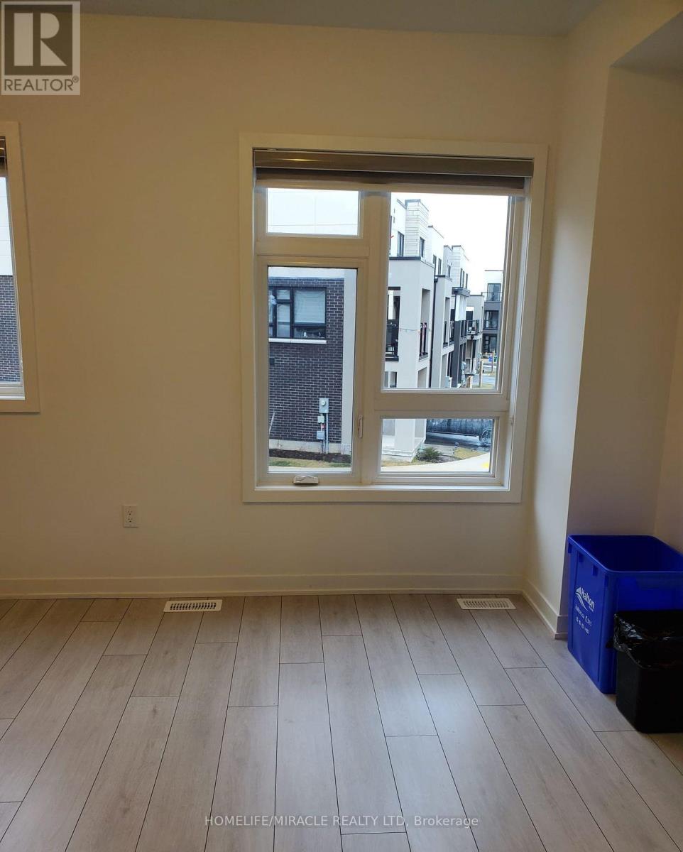 4904 Valera Road, Burlington, Ontario  L7M 0M4 - Photo 8 - W12828916