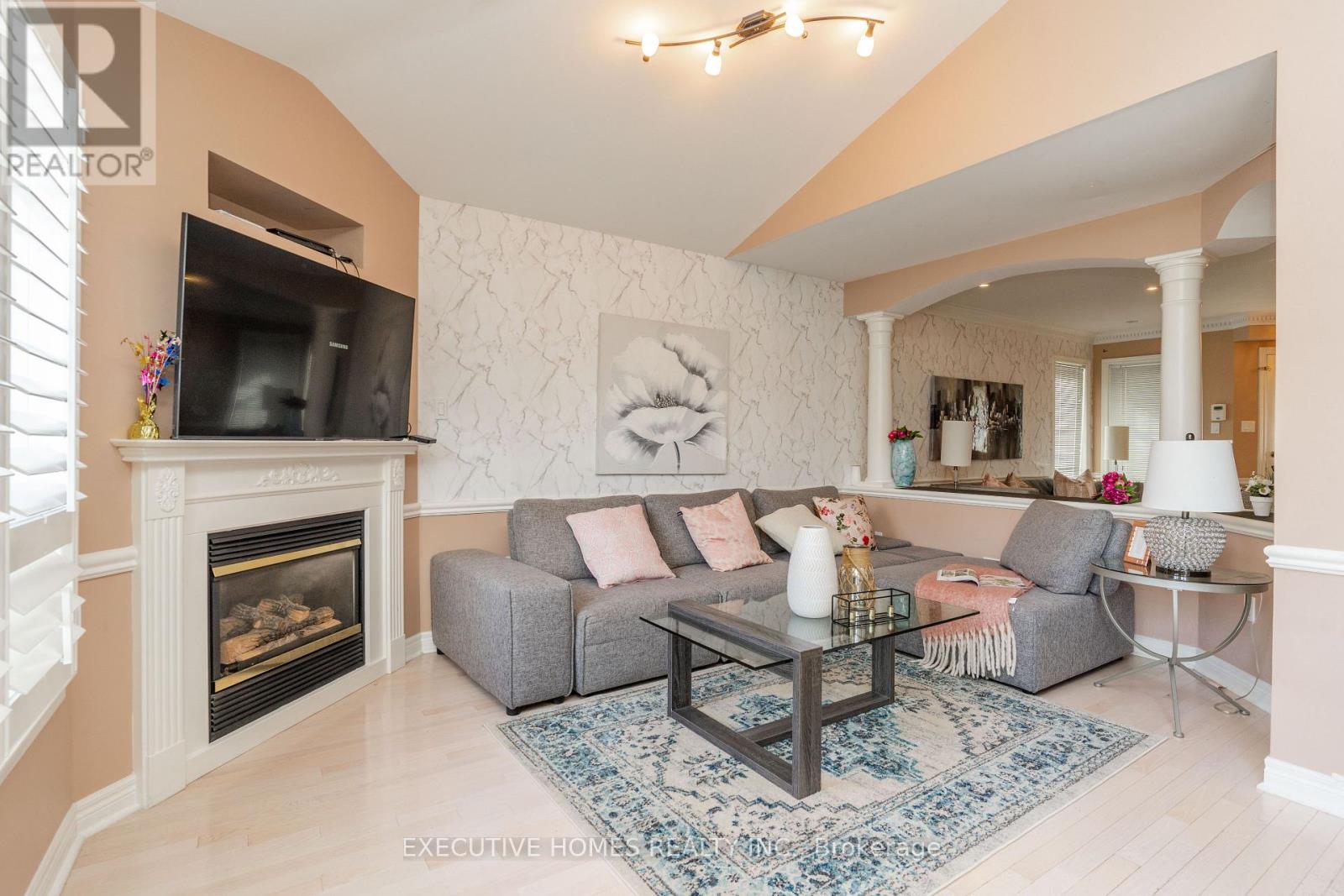 10 Safari Court, Brampton (Snelgrove), Ontario  L7A 1G8 - Photo 11 - W12828926