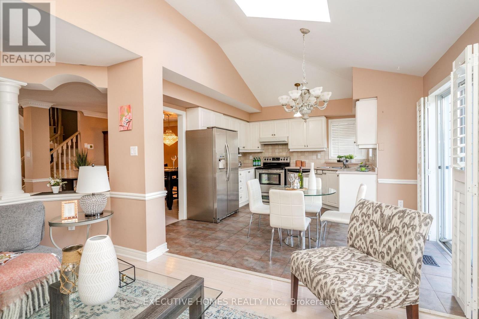 10 Safari Court, Brampton (Snelgrove), Ontario  L7A 1G8 - Photo 14 - W12828926