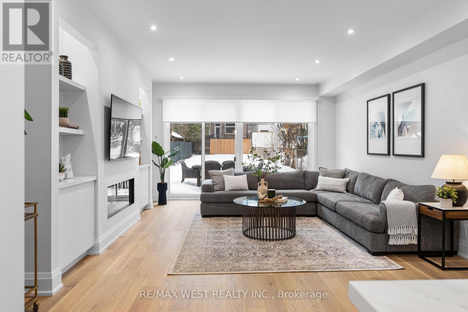 64 Gwynne Avenue, Toronto, Ontario  M6K 2C4 - Photo 15 - W12828930