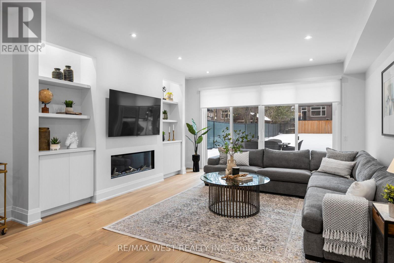 64 Gwynne Avenue, Toronto, Ontario  M6K 2C4 - Photo 16 - W12828930