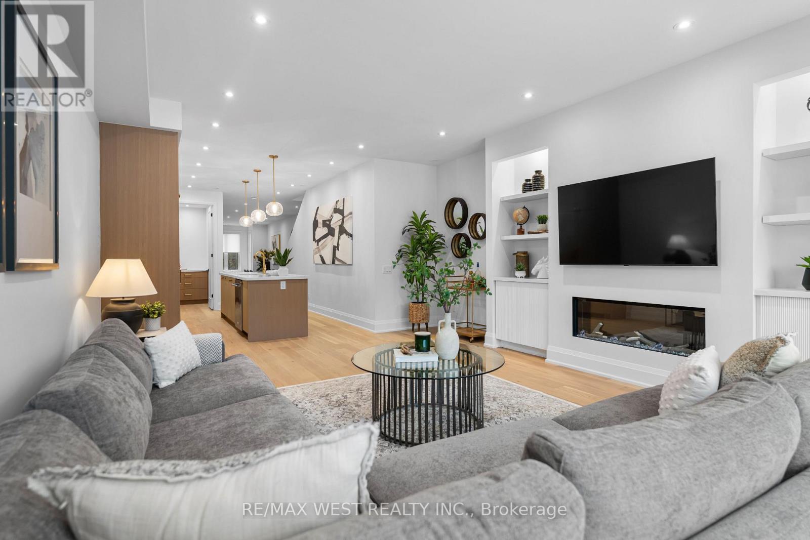 64 Gwynne Avenue, Toronto, Ontario  M6K 2C4 - Photo 17 - W12828930