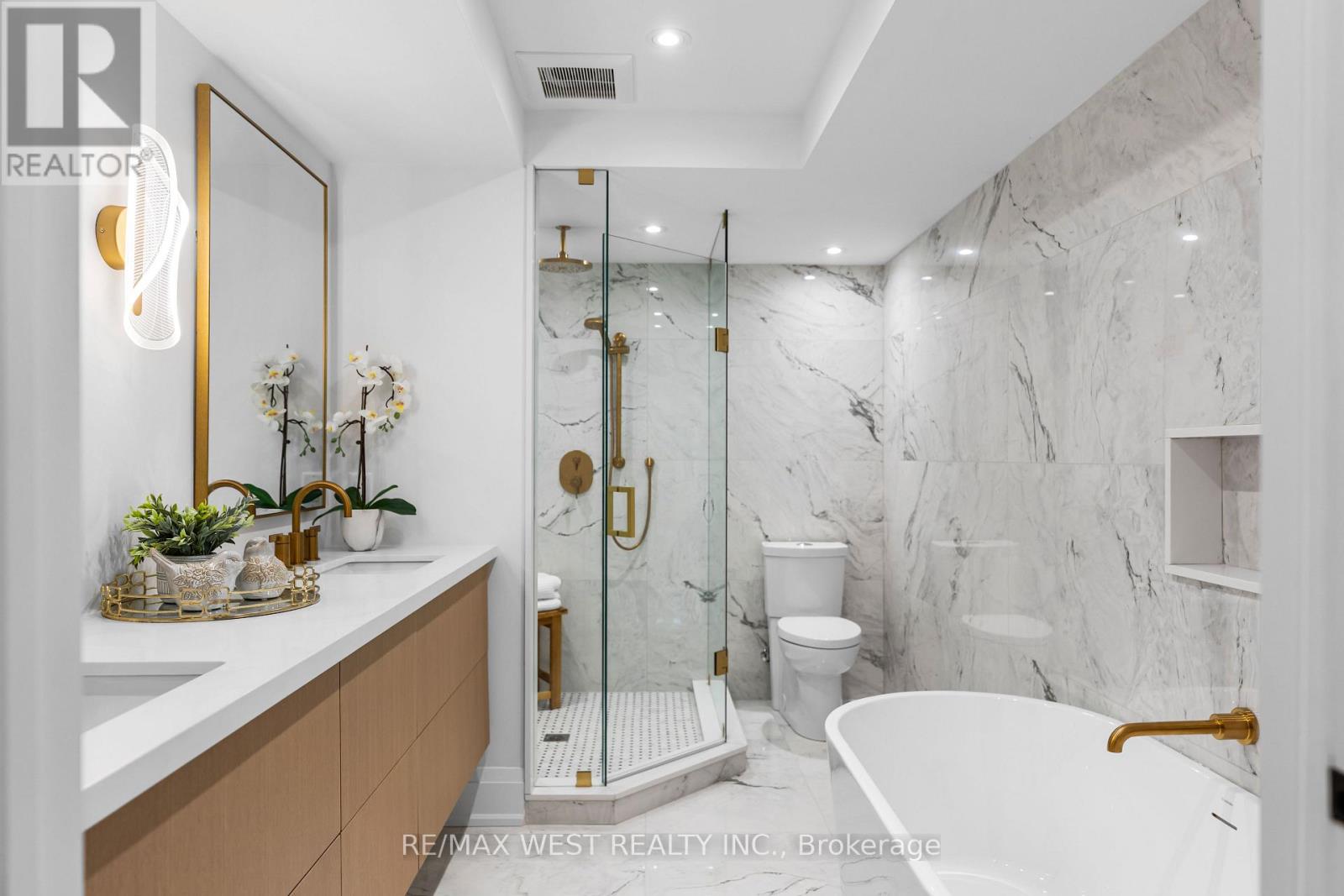 64 Gwynne Avenue, Toronto, Ontario  M6K 2C4 - Photo 23 - W12828930