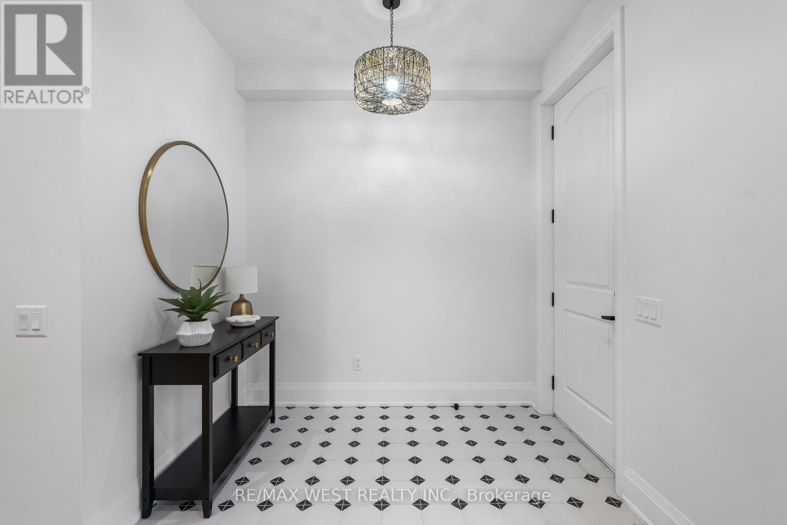 64 Gwynne Avenue, Toronto, Ontario  M6K 2C4 - Photo 3 - W12828930