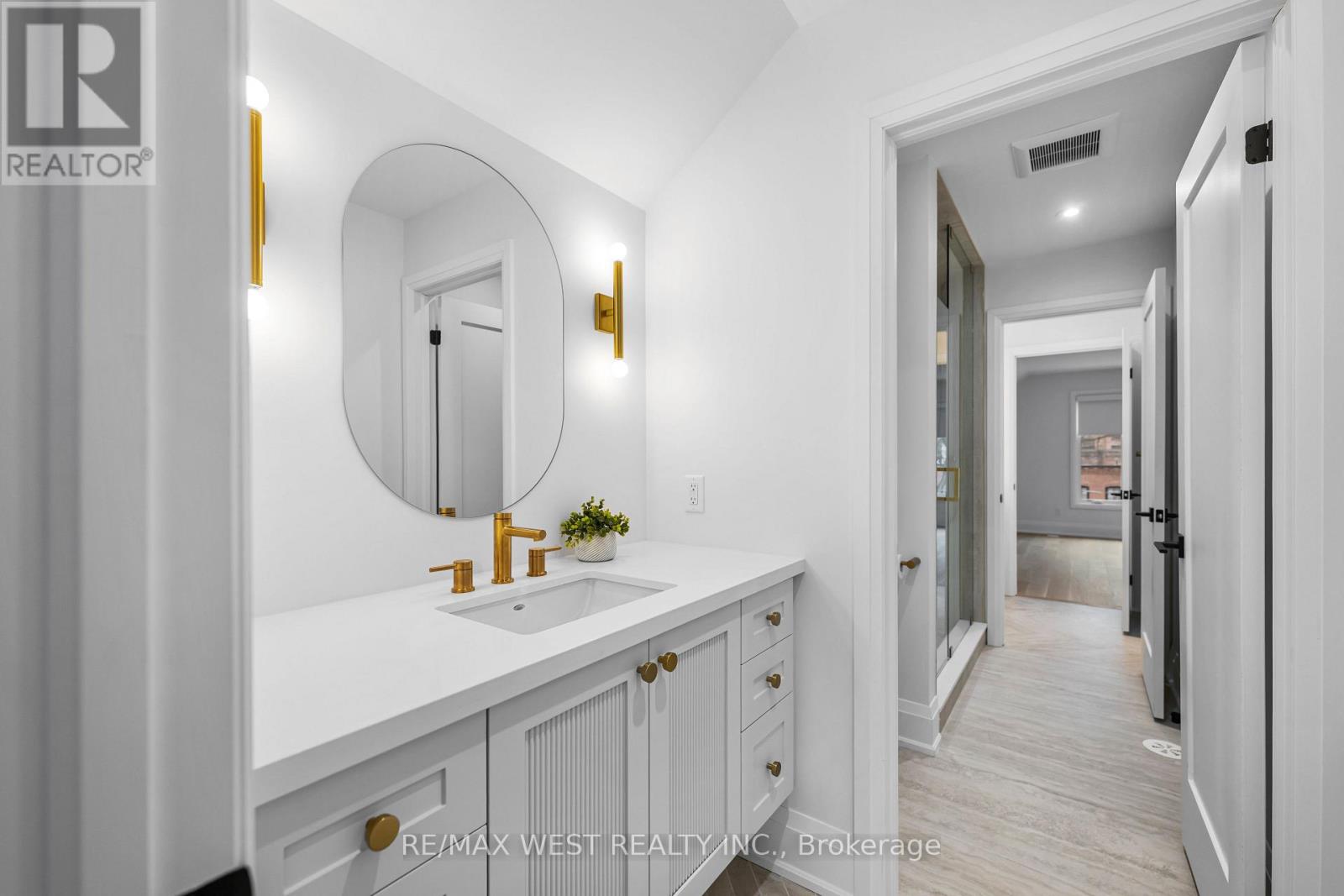 64 Gwynne Avenue, Toronto, Ontario  M6K 2C4 - Photo 32 - W12828930